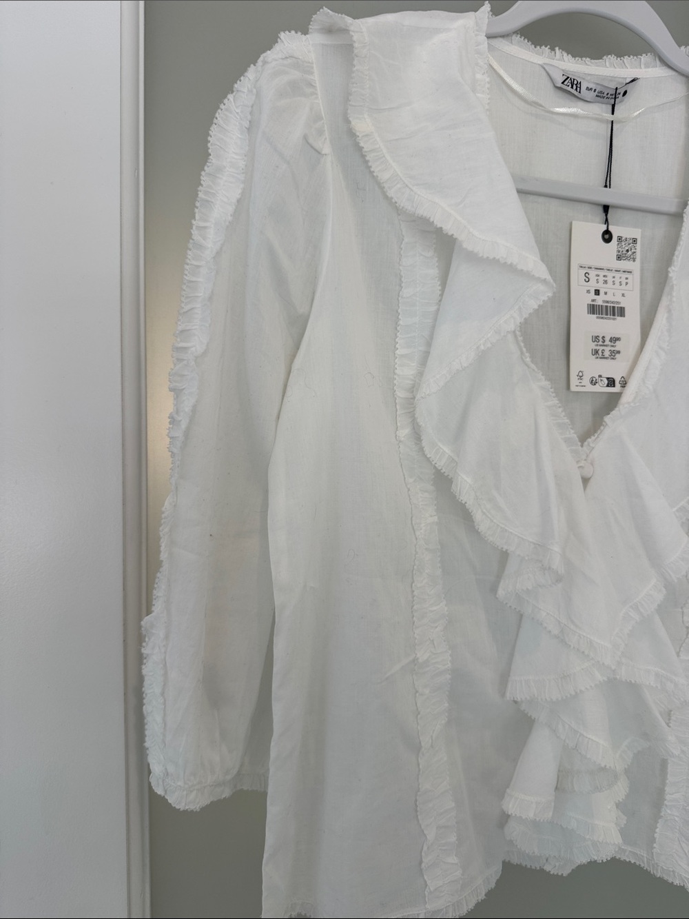 ZARA White Ruffled V-Neck Blouse - Picture 5 of 6